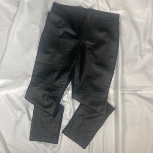 Chicos Faux Leather front pant